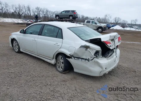 2011 Toyota Avalon z USA, uszkodzony, nr VIN 4T1BK3DB5BU381660